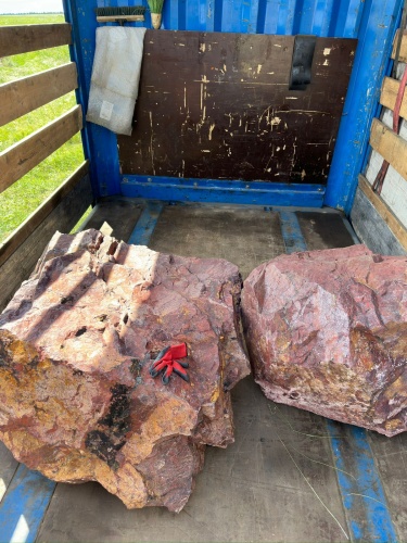 Ландшафтные глыбы красно-фиолетовые 200-1000 килограмм купить в Куйбышеве