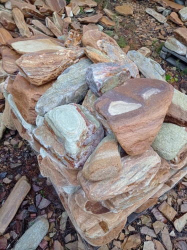 Златолит жёлтый, жёлто-зелёный глыбки и валуны для ланшафтного дизайна купить в Куйбышеве