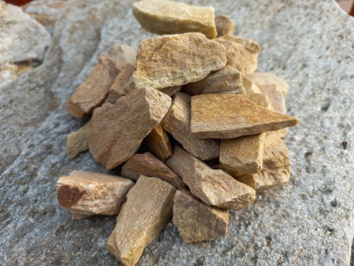 Златолит жёлтый декоративная каменная крошка купить в Куйбышеве