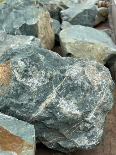 Камни для ландшафтного дизайна зелёные 10-60 килограмм купить в Куйбышеве