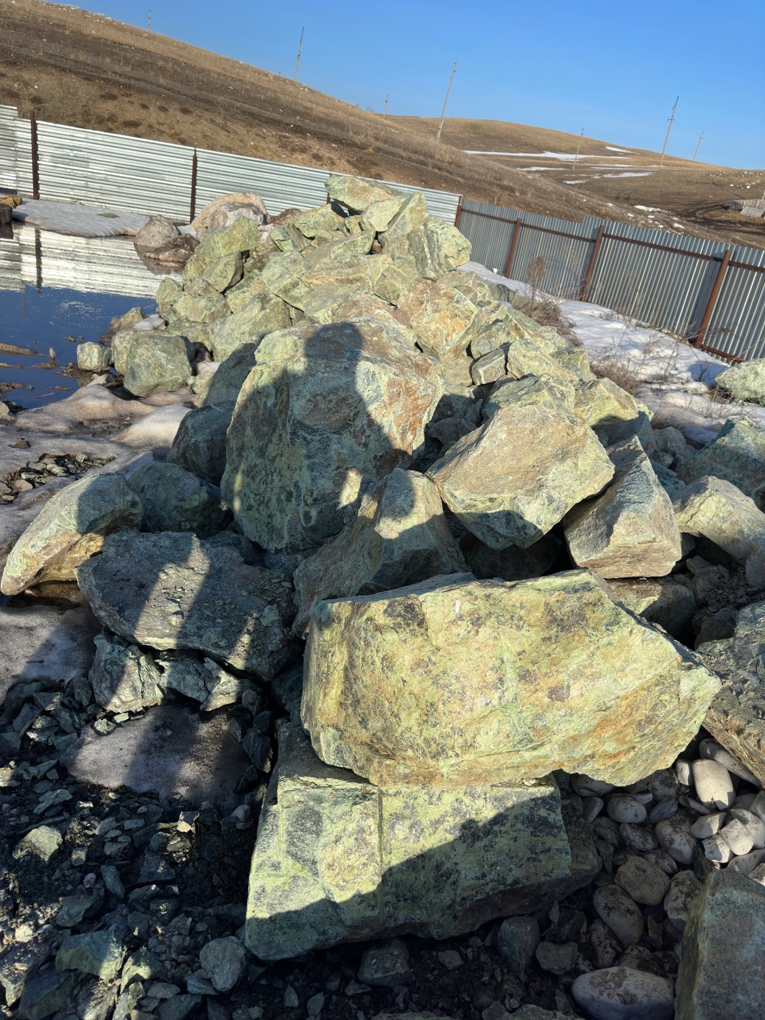 Камни для ландшафтного дизайна зелёные 10-60 килограмм купить в Куйбышеве