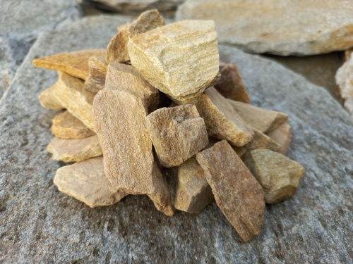 Златолит жёлтый декоративная каменная крошка купить в Куйбышеве