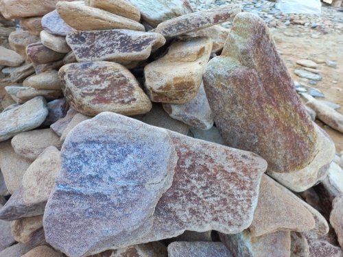 Златолит жёлтый, жёлто-зелёный глыбки и валуны для ланшафтного дизайна купить в Куйбышеве