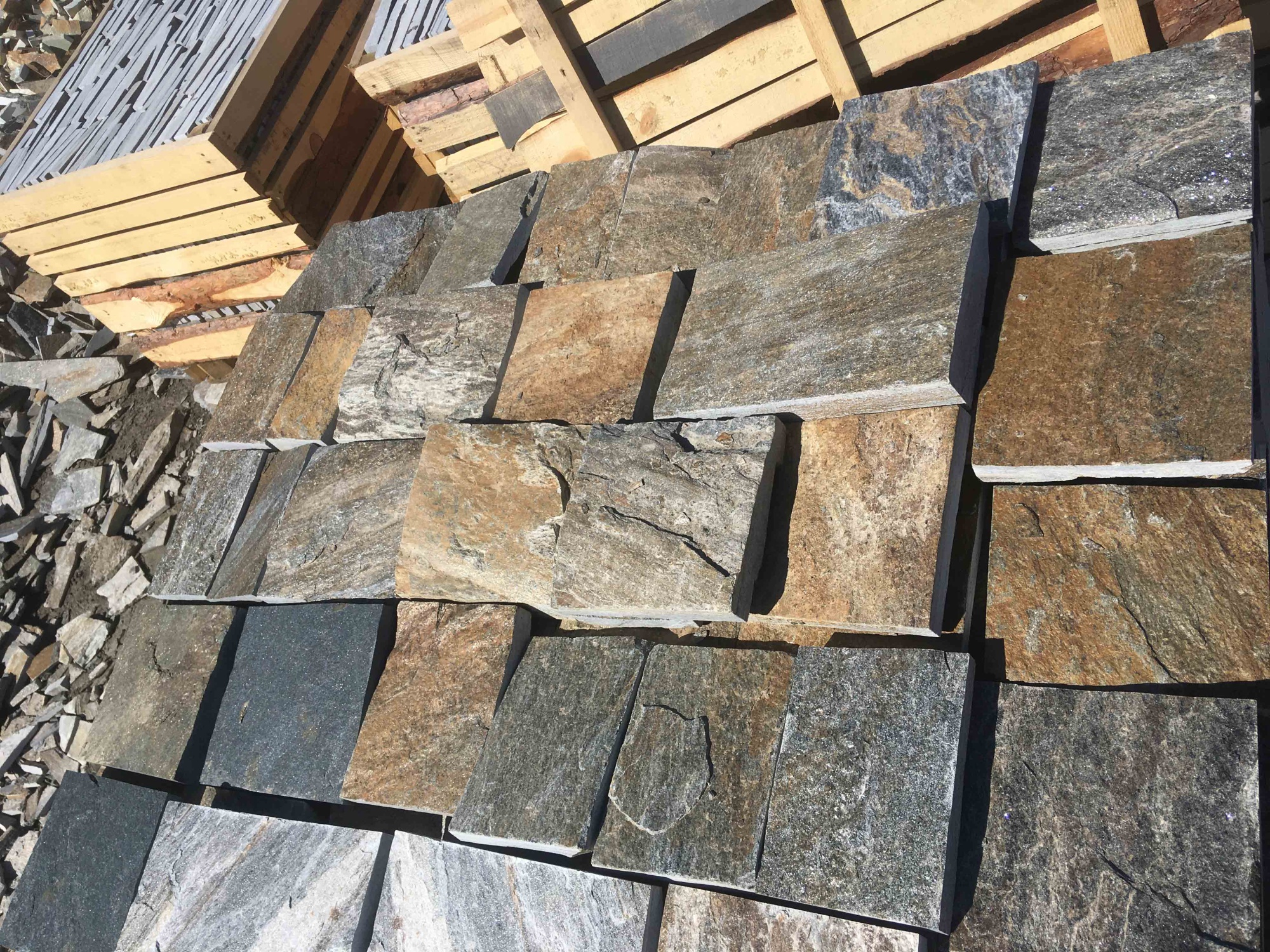 Плитка пилёная златолит Уральский для фасада купить в Куйбышеве