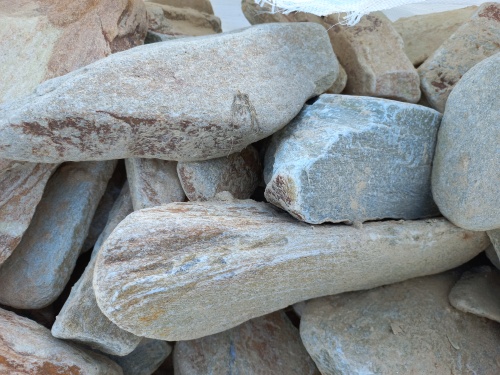 Златолит жёлтый, жёлто-зелёный глыбки и валуны для ланшафтного дизайна купить в Куйбышеве