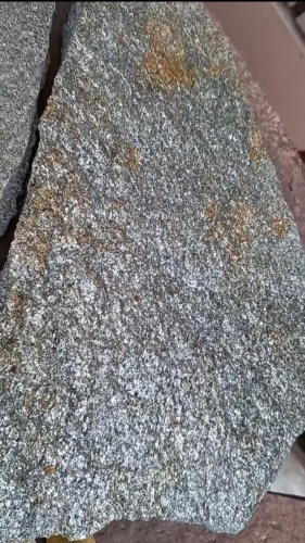 Плитняк златолит серебристый для цоколя, отмостки купить в Куйбышеве