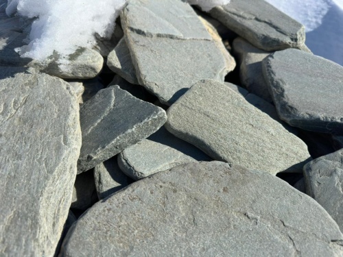 Плитняк златолит зелёный галтованный для цоколя купить в Куйбышеве