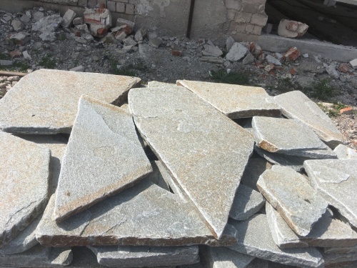 Златолит серебристый галтованный для цоколя купить в Куйбышеве